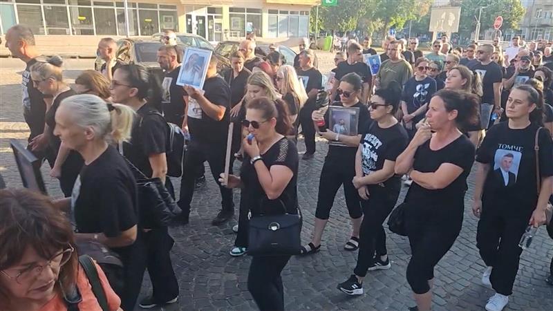 Од Влада демантираат дека Мицкоски се однесувал нечовечки и без почит кон родителите на загинатите во Кочани