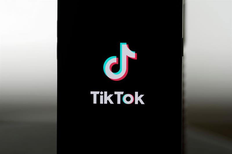 ТикТок повторно на удар на ЕУ- истрагата покажала дека податоците на корисниците не се безбедни 