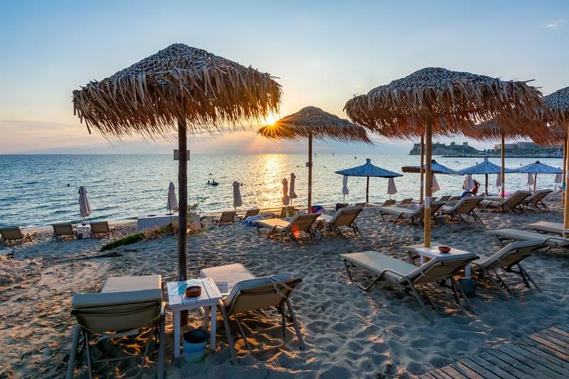Ова се во моментов „опасните“ плажи во Грција- виолетов предатор демне во морето 