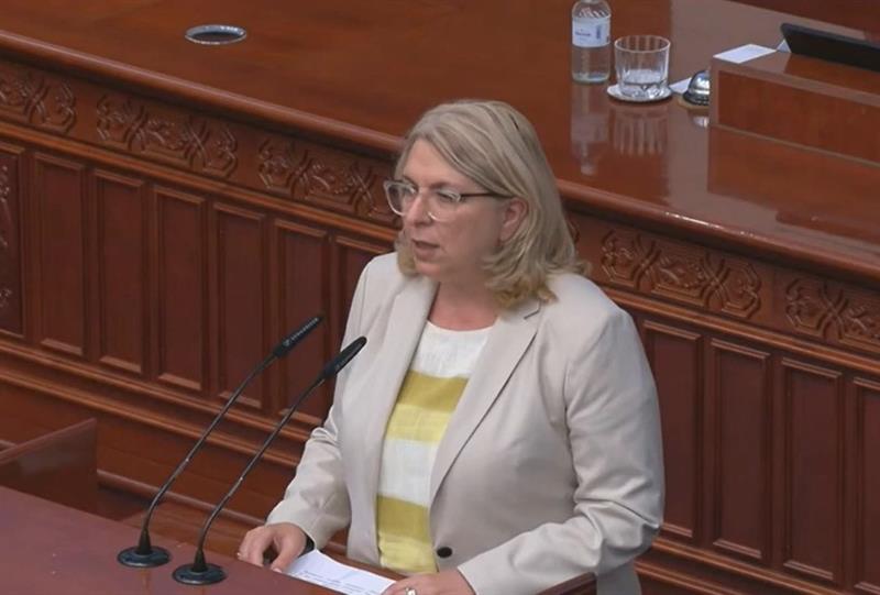 Николова: Со ребалансот власта  кратат пари од најсиромашните, за таа да се луксузира со скапи возила и мебел