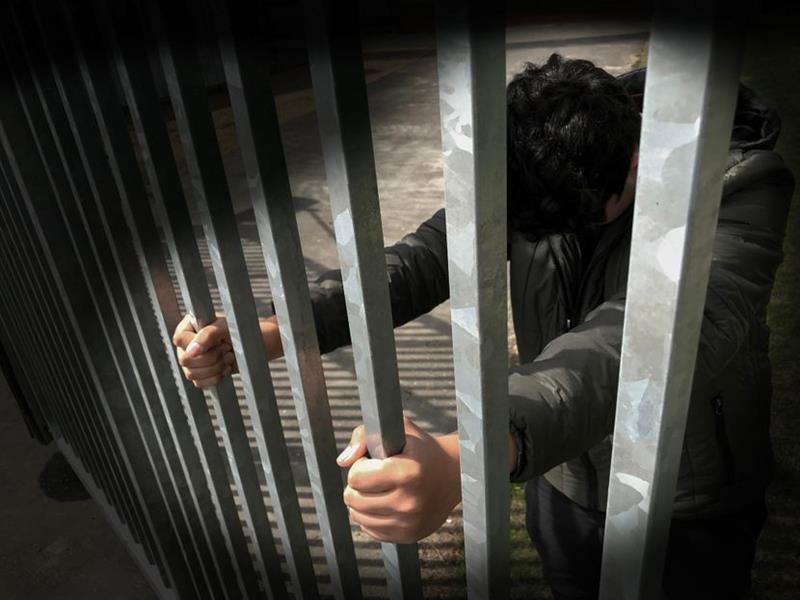 Британија ќе користи вештачка интелигенција во борба против илегалните мигранти 