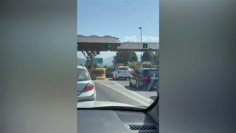 Ќе понесе ли некој одговорност поради пропуштањето на возила на патарина без да платат?