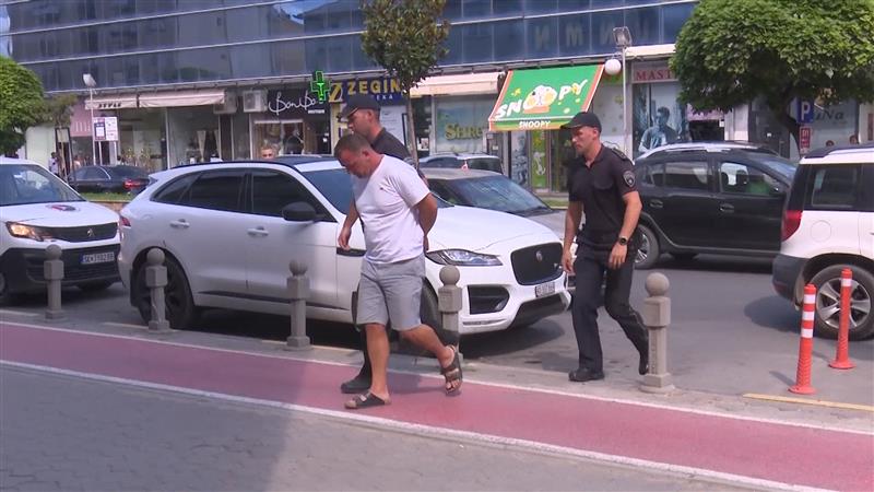 Апсење во Струмица за подметнување пожар, приведениот го поврзуваат со екс премиерот Заев