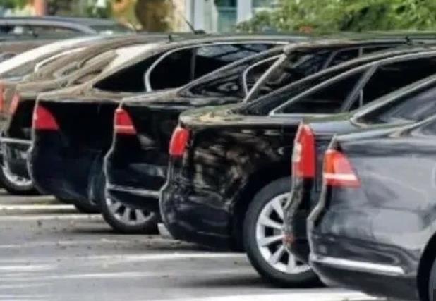 До 15 септември сите службени возила ќе имаат таблици во боја