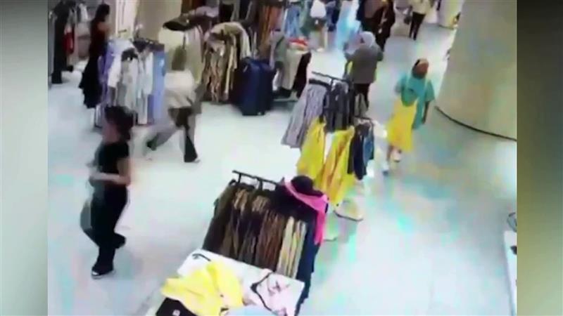 Британска актерка е уапсена, откако не платила во „Зара“ во Турција- ѝ се закануваат три години затвор (ВИДЕО)