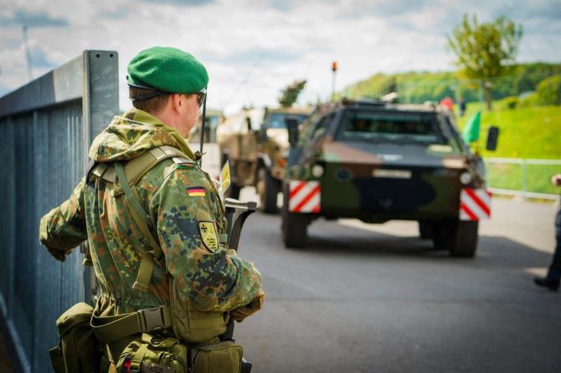 Германија се вооружува- армијата купува над 20 борбени авиони и илјадници оклопни возила
