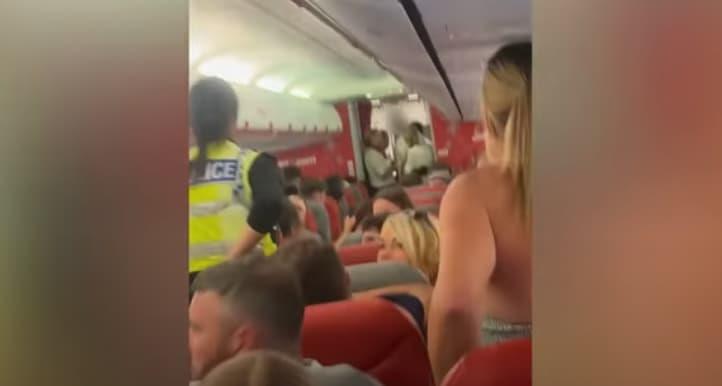 Испиле шише вотка, па направиле хаос на лет кон Грција: Имаше деца во авионот, беа неподносливи (ВИДЕО) 