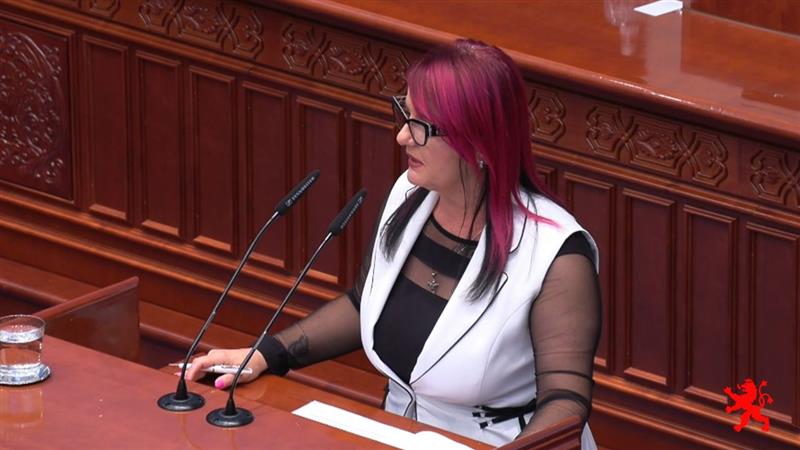 Ангелова: Образованието беше оставено без стратегија и без визија
