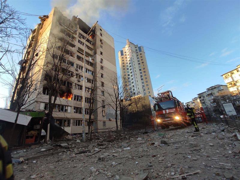 Киев: Бројот на жртви од вчерашниот руски напад се искачи на 26