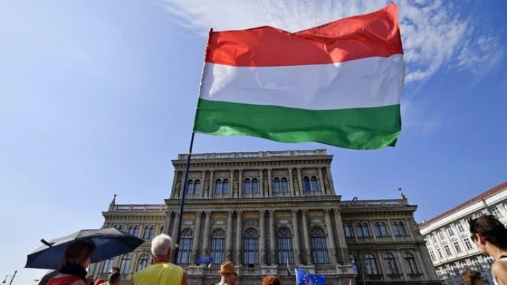 Унгарците лути на ЕУ: Да преговаравме сами, договорот со Трамп ќе беше подобар