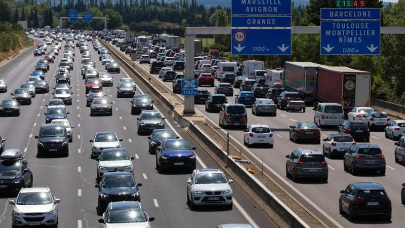 „Црна сабота“ на патиштата низ Европа- во Франција колоната е долга над 1000 километри 