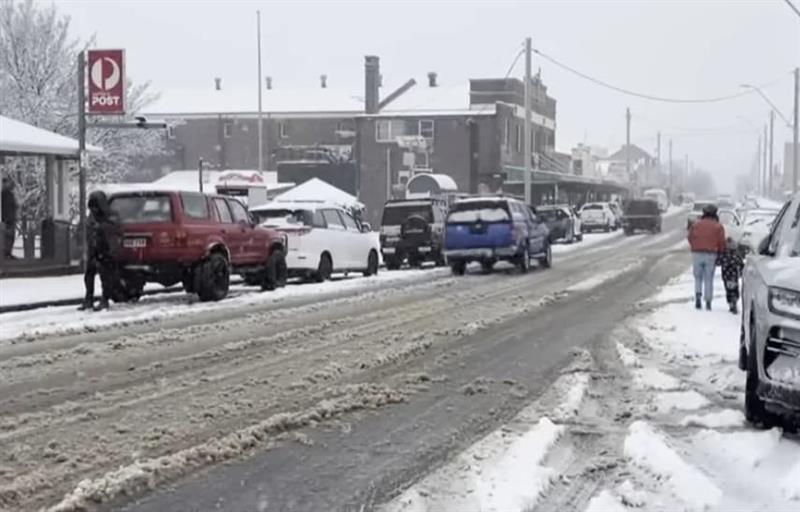 Австралија под голема снежна покривка- падна снег и на места каде што го немало со децении (ВИДЕО)