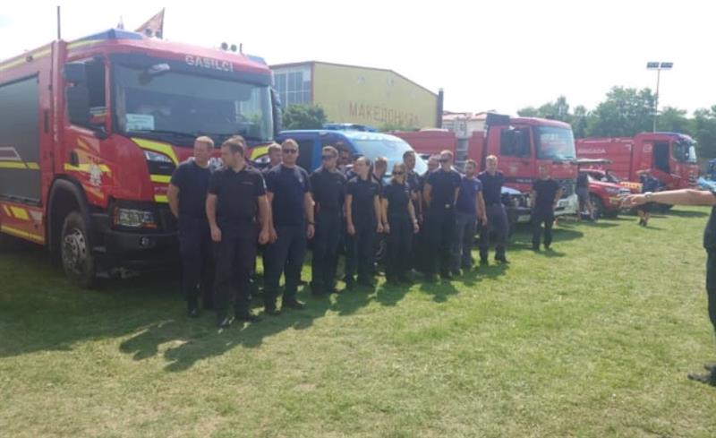 Словенечкиот тим од 61 пожарникар заминува од земјава, утре си оди чешкиот „Блек Хок“