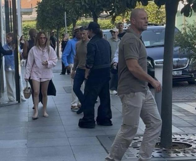 На Џенифер Лопез ѝ бил забранет влез во бутик на „Шанел“ во Истанбул