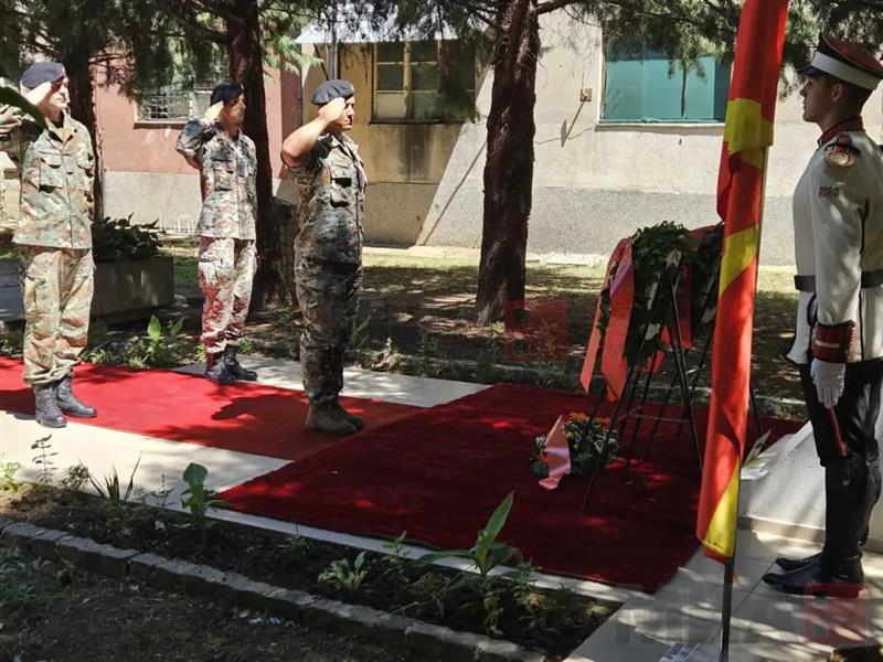 Војниците во касарната „Илинден“ оддадоа почит за хероите кои го загубија животот кај месноста Љуботенски бачила