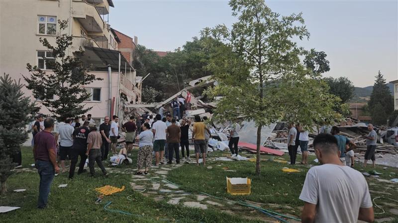 Повеќе од 200 последователни потреси ја погодија северозападна Турција