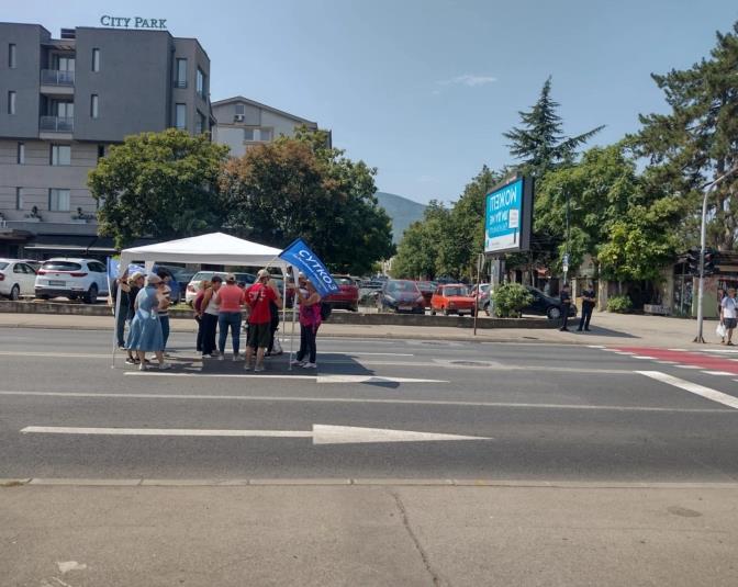 Кашиковски: Вработените во „Флораком“ и „Луна“ повторно протестираа, ако не се најде решение, од понеделник штрајк на солидарност