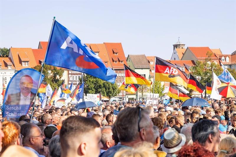 Екстремната десница е водечка политичка сила во Германија, партијата на канцеларот Мерц втора