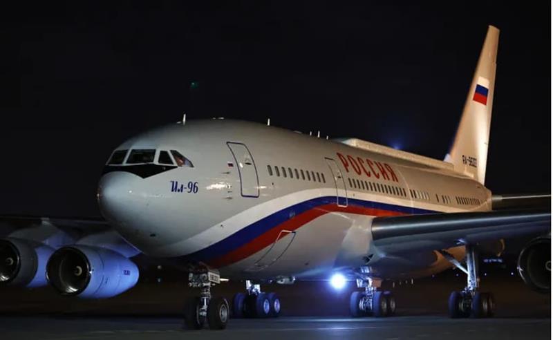Огромниот руски владин авион слета на Алјаска- дали Путин веќе стигна на разговорите со Трамп? 