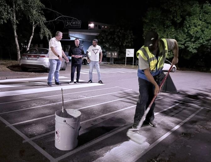 Акција за обележување пешачки премини во општина Гази Баба