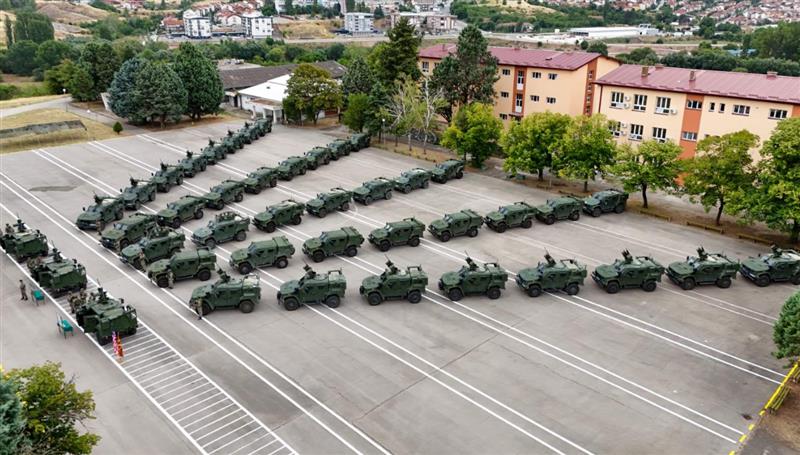 Мицкоски: Капацитетите на Армијата се зголемуваат - нови 29 оклопни возила од САД 