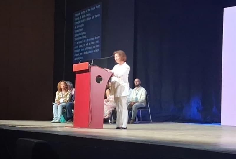 Сиљановска-Давкова: Поетите го менувале и сѐ уште можат да го менуваат светот