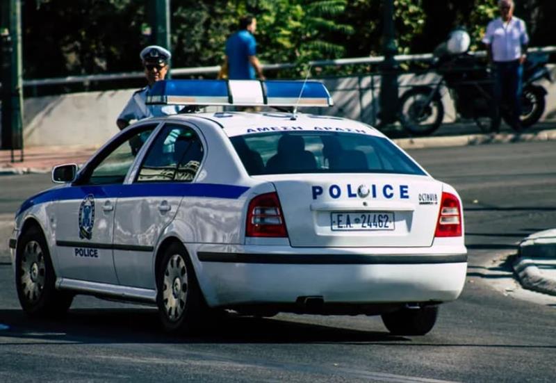 Потера во Грција- се бара Албанец, кој си ја убил жената пред четирите деца и избегал 