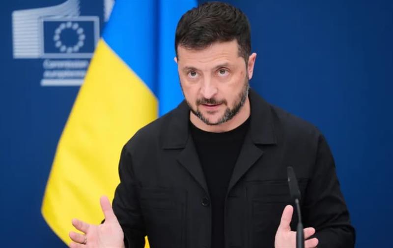 Зеленски не се откажува: Украина нема да отстапи ниту еден дел од земјата, знамето е симбол на надеж за граѓаните 