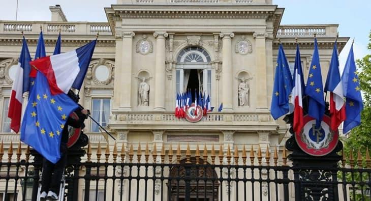 Париз го повика американскиот амбасадор по неговите обвинувања против Макрон