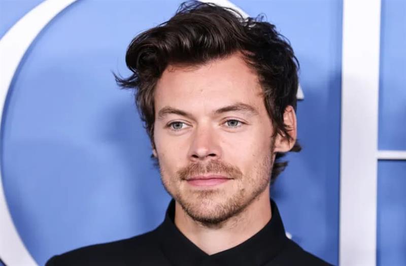 Хери Стајлс е во сериозна врска со Зои Кравиц- обожувателките од целиот свет тагуваат (ВИДЕО)