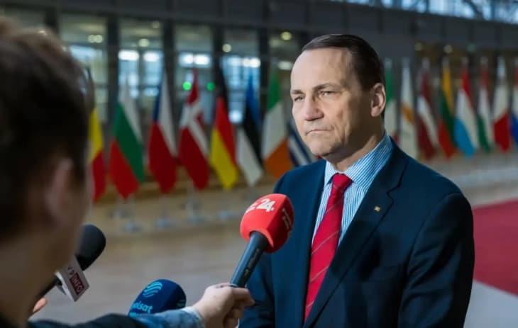 Сикорски до Сијарто: Унгарија може да обезбеди нафта без да ја поддржува војната на Путин