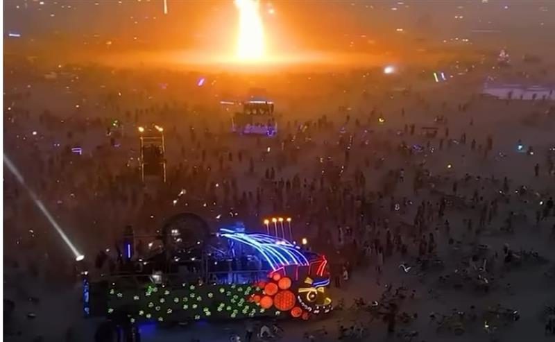 Убиство на култен фестивал во Невада- пронајден маж облеан со крв (ВИДЕО) 