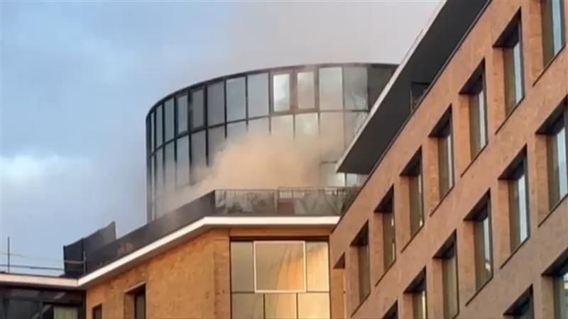 Пожар избувна во поранешната телевизиска зграда на Би-Би-Си, го гаснат околу 100 пожарникари