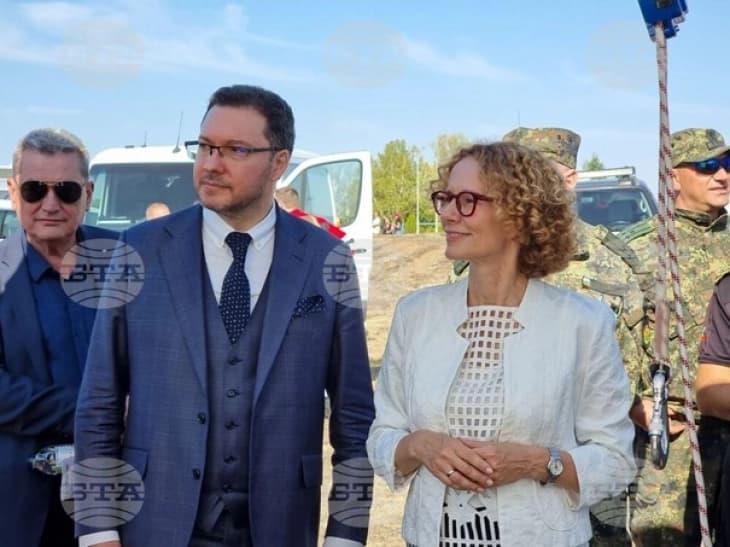 Сè што правиме денес е под влијание на трагедијата и страдањето во Украина, коментираше Радмила Шекеринска по отворањето на вежбата „Бугарија 2025“.