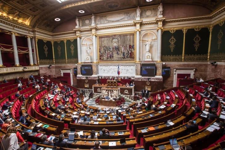 Падна Владата на Франција - Парламентот му изгласа недоверба на премиерот Бајру
