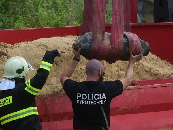 Полицијата го евакуира центарот на Братислава поради бомба од Втората светска војна