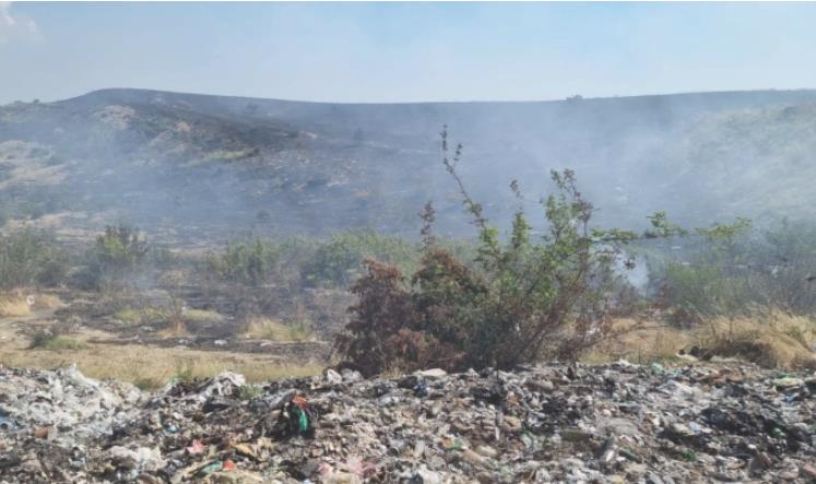 Депонијата Дрисла се уште гори, густ чад се шири во пошироката околина