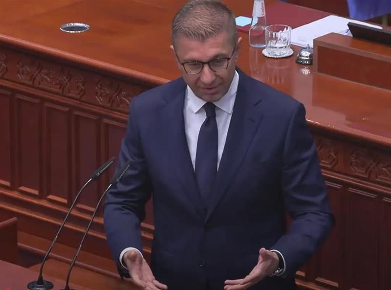 Мицкоски до Филипче: Јас не сум тој што дозволува декласифицирање, да почекаме да се произнесе јавното обвинителство