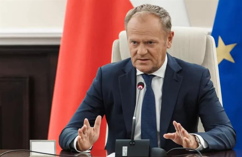 Соборен е дрон над зградата на Владата на Полска- веднаш се огласи Туск 