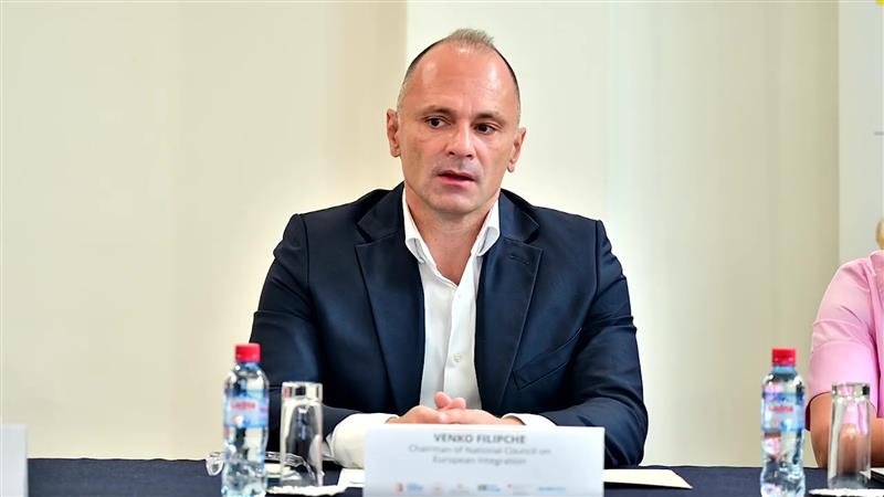  Филипче: Собранието треба да биде телото во кое ќе се одвива процесот за уставни измени и почеток на преговорите со ЕУ
