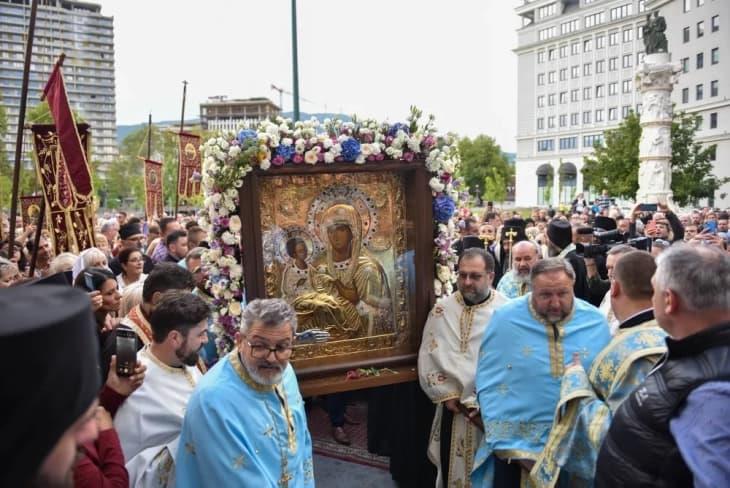 Вечерна богослужба и Литија во храмот „Рождество на Пресвета Богородица“ во Скопје