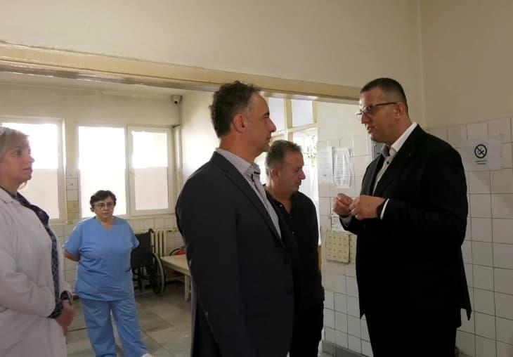 Алиу го посети Здравствениот дом во Гостивар и најави негова реконструкција и вработувања по локалните избори