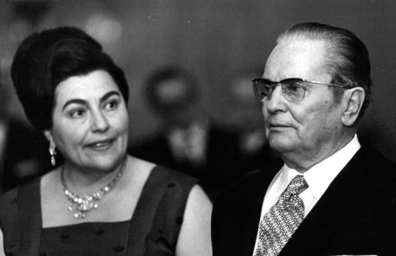 Објавен е венчалниот лист на Тито и Јованка, полн со мистериозни податоци- се венчале тајно во близина на Илок (ФОТО)