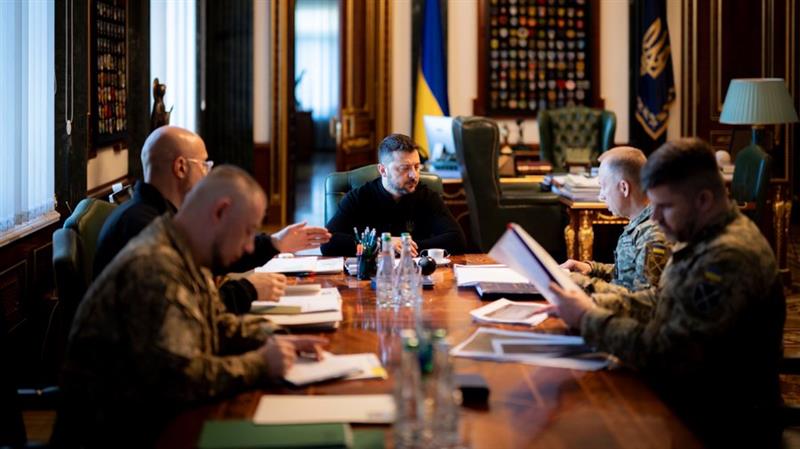 Унгарски дронови над Украина- Зеленски на итен состанок со воениот врв 