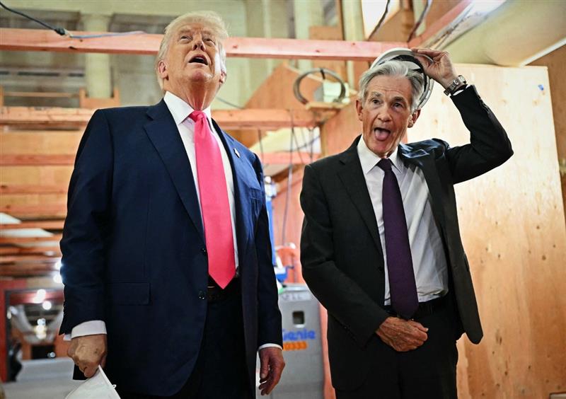 Трамп објави карикатура во која му дава отказ на шефот на Американската централна банка 