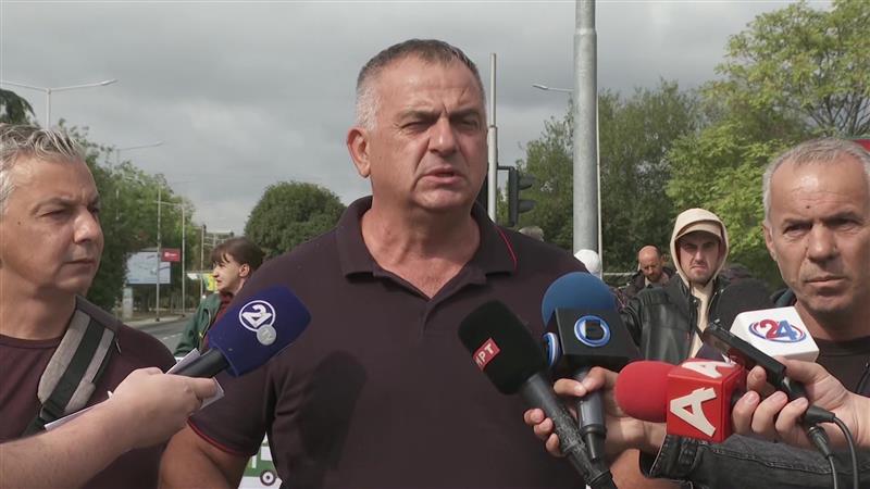 Вработените од „Паркови и зеленило“ повторно на протест, бараат исплата на плата за август