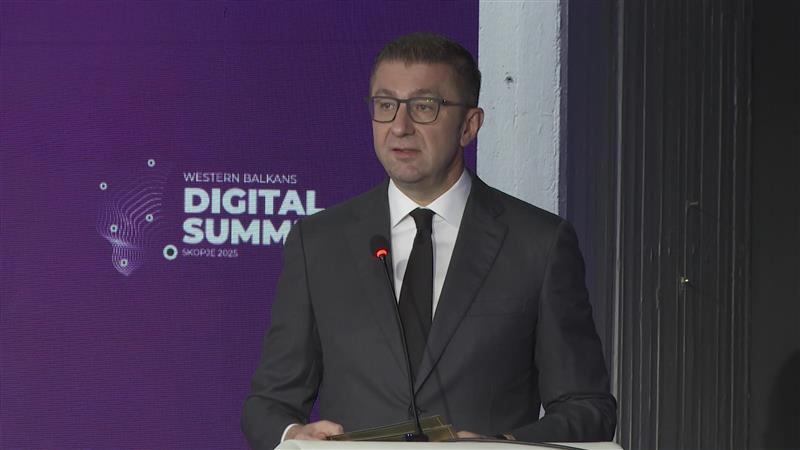 Мицкоски: До крајот на мандатот сите јавни услуги ќе бидат достапни онлајн