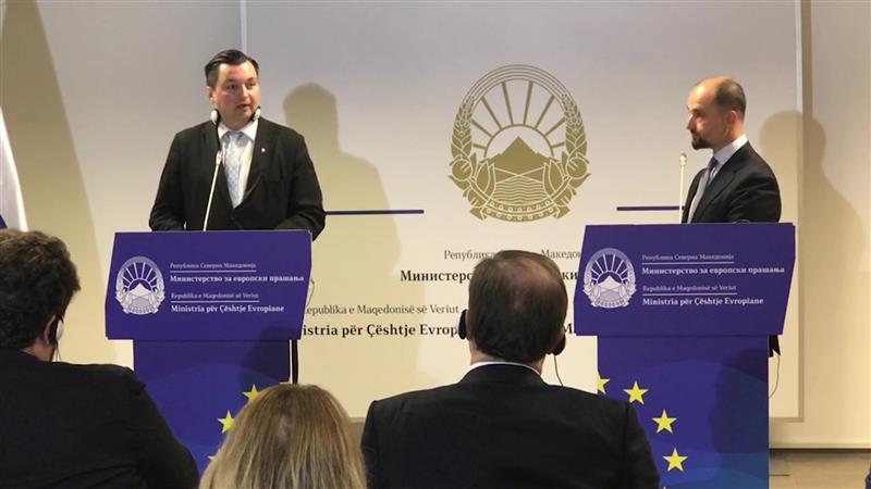 Странд: Ја поттикнуваме Македонија да ги донесе уставните измени