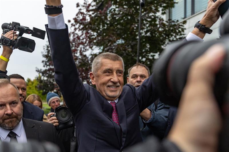 Бабиш прогласи победа на неговото движење АНО на изборите во Чешка, премиерот Фиала му честиташе