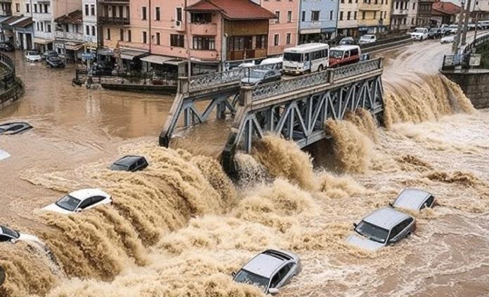 Бугарската војска со специјализирана опрема помага во чистењето на поплавената населба Елените на крајбрежјето
